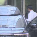 김건희, 윤석열이 미는 휠체어 타고 퇴원…11일 만 이미지