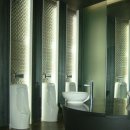 상업용 욕실리모델링..남성용 공용 화장실 인테리어 이미지