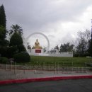 Dhammakaya 명상 속에서 세계를 하나로:타이랜드 불교의 서원방문기 / 이추경 이미지