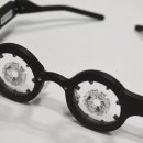 하루 1시간 쓰고 있으면 '라식 수술' 없이도 시력 1.0 만들어주는 '스마트 안경' 나온다 이미지