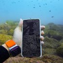 제주바다에 빠진 스마트폰 찾기 이미지