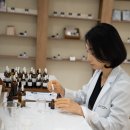 e-맑은정신과의원 | 모두가 자신의 무가치함과 싸우고 있다. 정신과 의사의 분석. 등장인물, 줄거리 분석