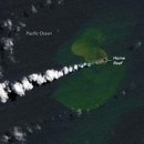 일주일만에 6배 커졌다…해저화산 폭발로 생긴 ‘아기섬’ 이미지