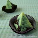 백련초 열매를 이용한 다크 피라밋 초콜릿 이미지