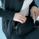 하이라이즈 플레어드 팬츠를 활용한 공항패션 여행룩 추천, 그런데 이제 머스트해브 아이템을 곁들인