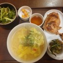 강남구청역 옥면가 논현지점 옥수수면 온면 국수와 통 닭다리, 줄서는 식당 나온 맛집