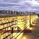 중흥S클래스아파트 상가 스타벅스 앞 | 때,수원 원도심의 시간은 거꾸로 흐르지 않는다– 수원성중흥S-클래스 와 팔달문 일대의 미래 가치 분석 –