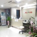 미소 가득한 의원 이미지