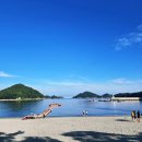 설리해수욕장 화장실 입구 | 남해 설리해수욕장 조용한 바다 수영 명소
