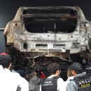 EV fires heighten concerns: Tesla, Mercedes-Benz accidents 전기차화재우려고조 이미지