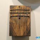 작은 엄지 피아노 칼림바 이미지