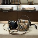 수연패션 | 버버리 미니 B 클립 메신저 백 구매 후기