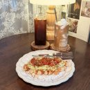 29170-5-B-01 | 연남동 크로플 맛집 사이드테이블 바질 페퍼 크로플과 코코넛 카페 스무디 후기