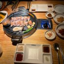 황금돼지뒷고기 - 영천시 미륵4길 7 | 오겹살, 웨이팅이 아깝지 않은 홍대입구역 맛집 고기집 '초필살돼지구이' 솔직후기 뽈살·뒷고기 찐 후기 🪵