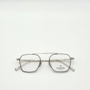 우즈 아이웨어 이미지