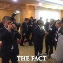 원영건업(주) 노동조합 | &#39;쿨가이&#39; 장세욱 동국제강 부회장, 기자 카메라를 뺏었다고요?