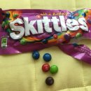 Skittles wild berry 먹는다!!!!😆😆😆 이미지