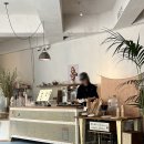 (주)산간고 | 일상 : 가정의 달 가족 모임 / 릴리언 한남 / 잠실 롯데월드몰 유니클로 UT 헬로키티 커스텀 티셔츠...