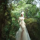 [웨딩드레스] 숲 속의 아름다움을 지배하는 디어데이지의 웨딩드레스 이미지