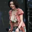 촌스러운 헤어, 코디 몸매로 이겨버리는 권은비 공항룩