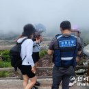 "한라산 철쭉과 한 컷"… 탐방로 넘어가면 위법 이미지
