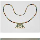 기원전 1800년경에 만들어진 목걸이. 이미지
