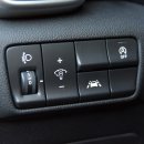 “대낮인데 라이트가 왜 켜져?” 운전자 90%가 모른다는 센서의 배신 이미지