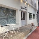 카페 음료와 디저트 이미지