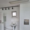 헤어숍 앞 횡단보도 이미지