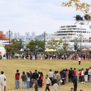 서초1동청사 앞마당 3 | 2025 북항종이비행기대회 온가족이 즐기는 부산 동구청 축제