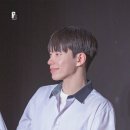 펜스 너머로 가을바람이 불기 시작해 이미지