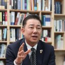 간첩신고ㅡ김병기 국회의원 공천위원장. 사진마다 아랫치열 다름. 이미지