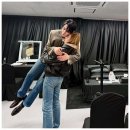 옥주현이 박효신을 공주 안기로 번쩍 들었다, 10년 우정의 백스테이지 사진 공개