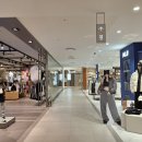 롯데백화점 일산점 KP Gallery ON / 이아림 개인전 지나가는 그림자는 소리되어 파랑치고 이미지