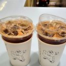 스콘위글 | 합정역 몽글몽글한 인테리어의 귀여운 디저트 카페