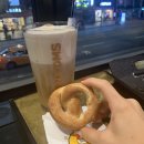 탐앤탐스 20주년 신메뉴 &#39;Fall in Pretzel&#39; 미니첼 아인슈페너 마셔본 후기