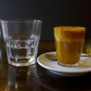플랫화이트(flat white) 이미지