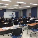 로봇이 움직이는 도서관 이미지