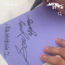 머니투데이 방송에 사인하시는 영상(수정함)~^^~ 이미지