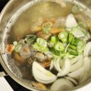 황태칼국수 이미지