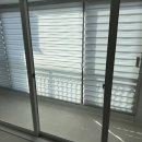 푸른마을동익아파트(19577) | [고양시]덕양구 푸른마을동익미라벨 아파트 샤시수리 “문이 안움직여요” 롤러파손 롤러교체로 수리완료