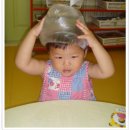 물동이 이고 가는  이미지