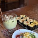 윗반송 | 내돈내산 부산 윗반송 이야기하기 좋은 카페 99번가 카페&amp;구구토스트