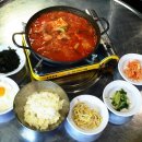 통돼지김치찌개 이미지