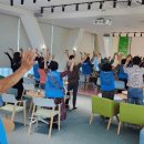 웃음치료의 힘 이미지