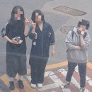 4월을 변기에 넣고서 내려.