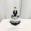 피규어 사람과 포르쉐 벤츠 차키 생일축하 케이크 [ 부산주문제작케이크 두아르 ]