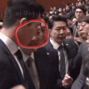 물리적 폭행이 아니라 지시한 거라는 경호처장 그장면...gif 이미지