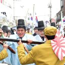 양주시 가래비 3·1운동 재연(사진-독립운동 퍼포먼스하는 양주시장과"대한독립 만세" 외치는 정성호의원) 이미지