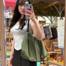 패션가방 | 더현대서울 팝업 무큐르 MOOCURR 후기｜여의도 패션 팝업 가방 라운지웨어 로브 랩스커트 스크런치 착용샷